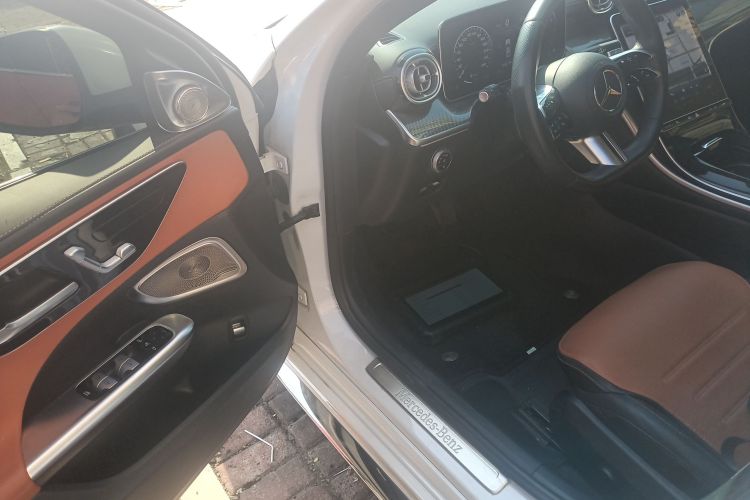 奔驰C级 2023款 改款二 C 260 L 运动版中控内饰7003