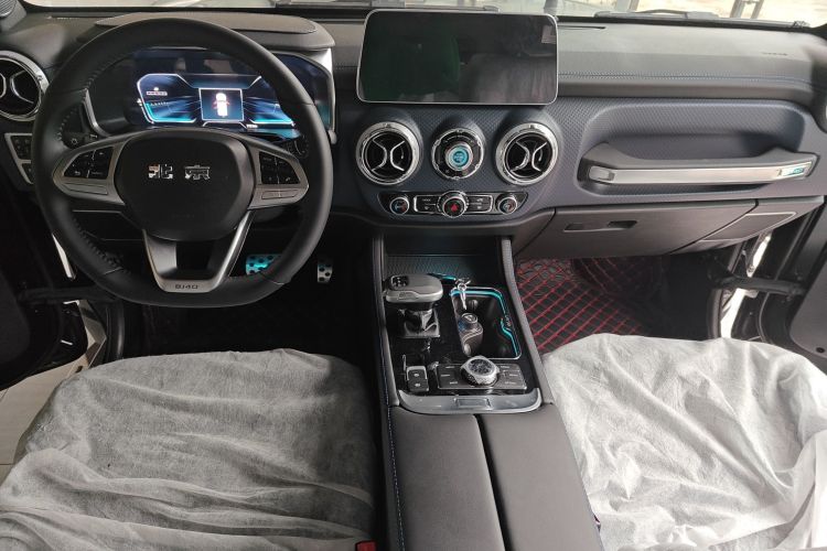 北京越野 北京BJ40 2024款 2.0D 刀锋英雄荣耀版中控内饰12