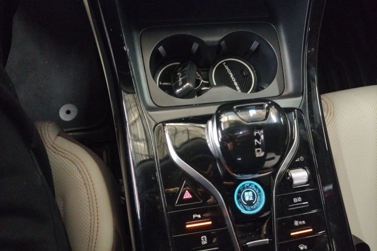 比亚迪 秦PLUS 2023款 冠军版 DM-i 55KM领先型中控内饰18