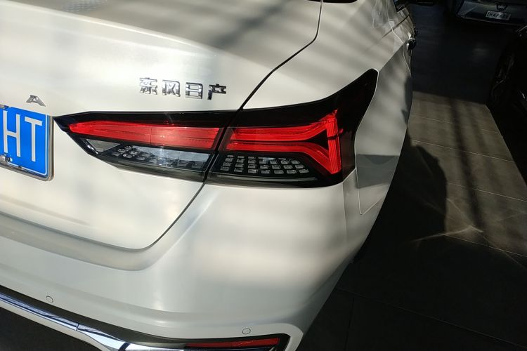 日产 天籁 2022款 2.0L XL-Upr 优享版车身外观9