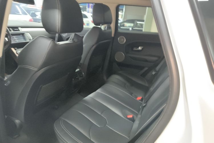 路虎 揽胜极光 2015款 2.0T 五门锐动版中控内饰21