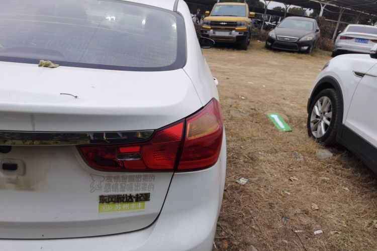 起亚K3 2015款 1.6L 自动GLS车身外观9