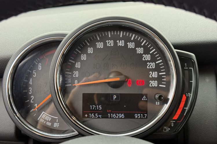 MINI 2016款 1.2T ONE 先锋派局部细节14