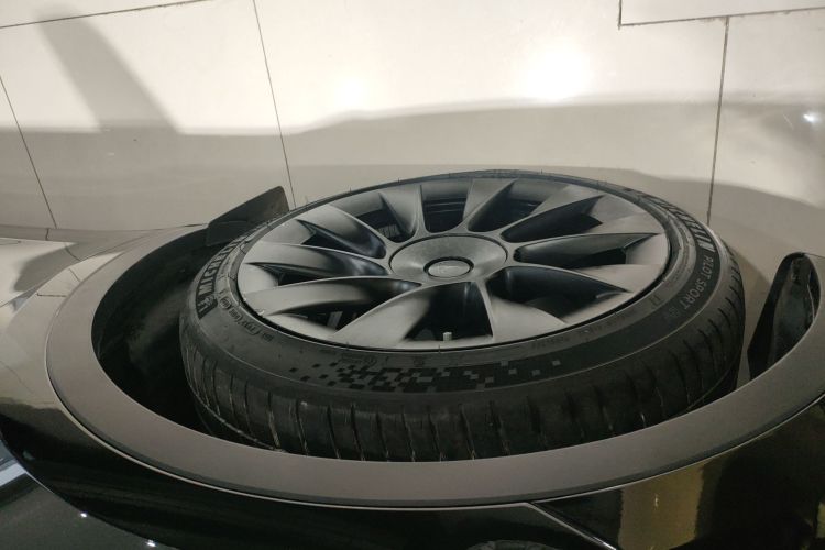 特斯拉 Model Y 2022款 改款 后轮驱动版车身外观35