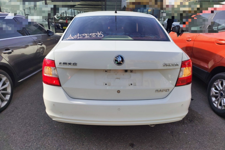 斯柯达 昕锐 2015款 1.6L 手动智选型车身外观6