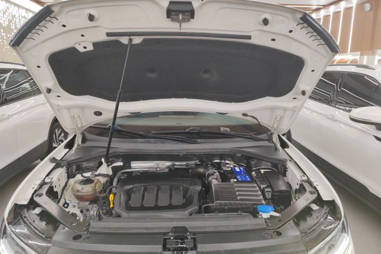 大众 途观L 2022款 330TSI 自动两驱舒享版机舱底盘24