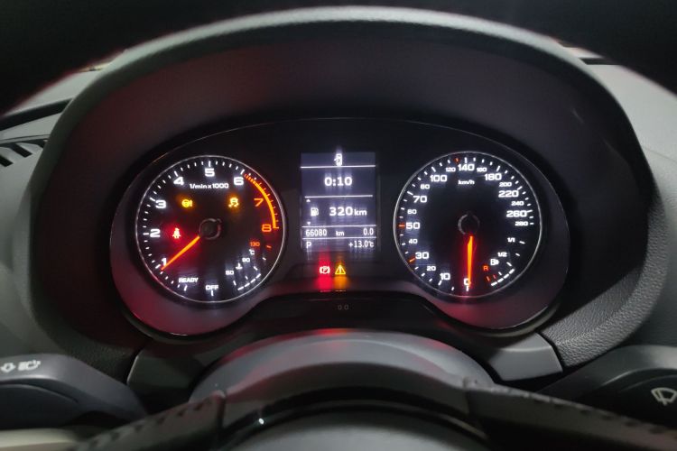 奥迪A3 2019款 Sportback 35 TFSI 进取型 国VI中控内饰14