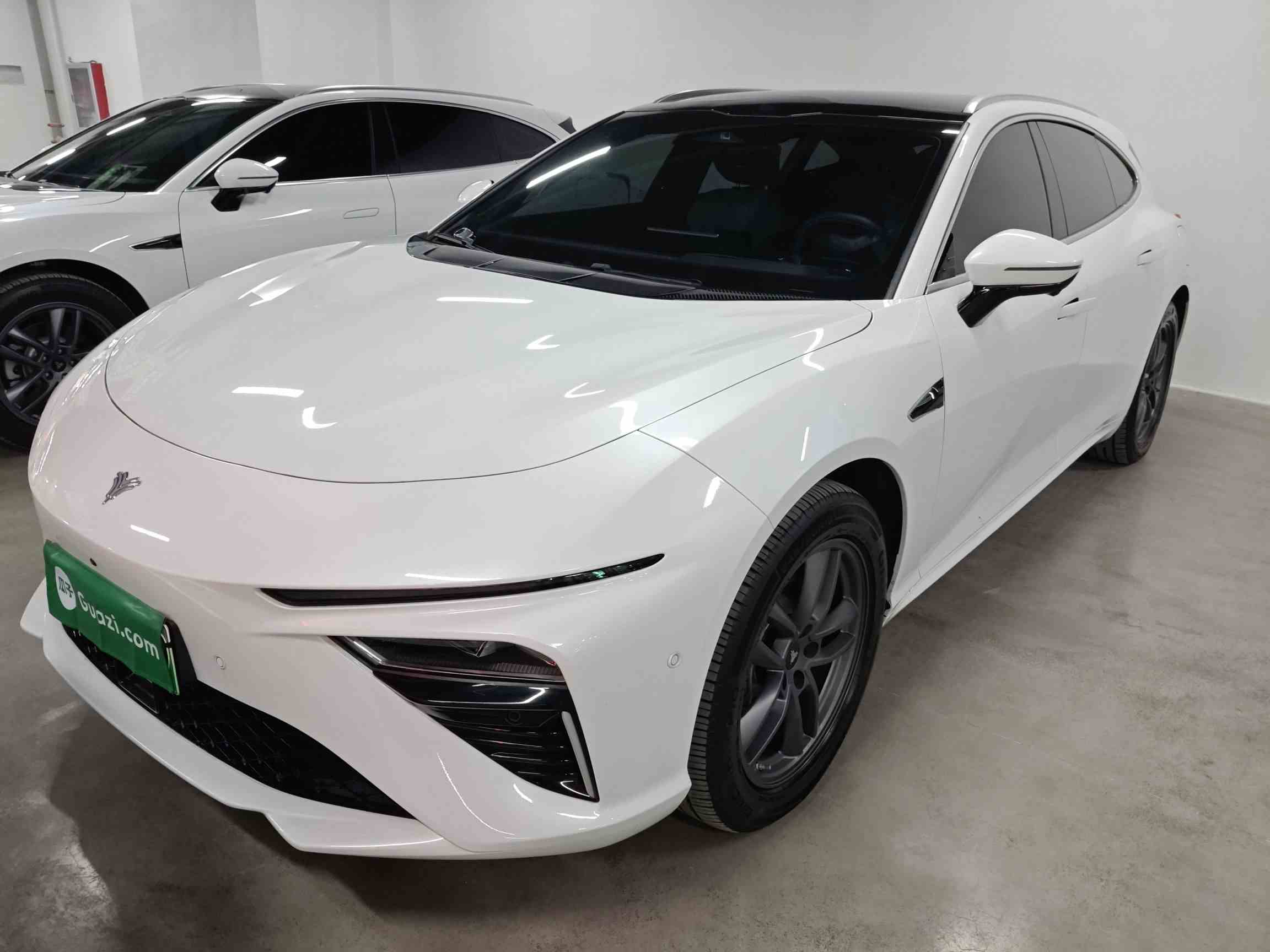 哪吒汽车 哪吒S猎装 2024款 增程300 标准版(2)