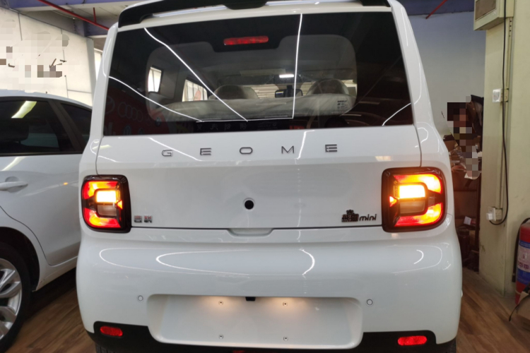 吉利银河 熊猫 2025款 210km 元气熊车身外观6