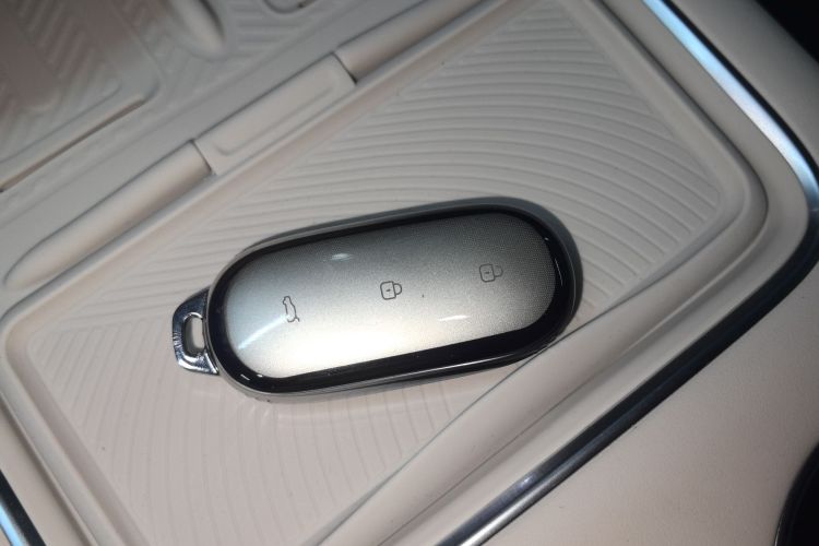 理想汽车 理想L9 2024款 Ultra中控内饰7001