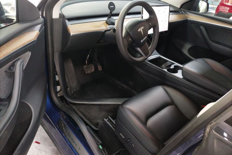 特斯拉 Model Y 2021款 标准续航后驱版中控内饰7003