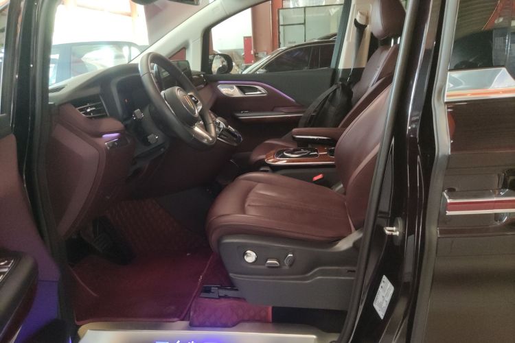 红旗HQ9 2023款 2.0T 智联旗畅版中控内饰19