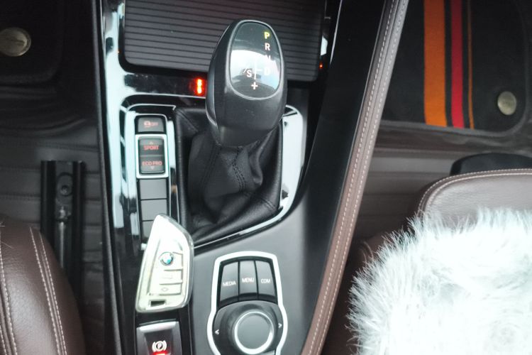 宝马X1 2018款 sDrive18Li 尊享型中控内饰18