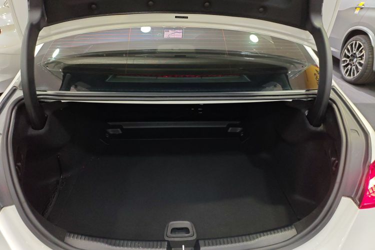 奔驰C级 2023款 改款 C 260 L 运动版机舱底盘23