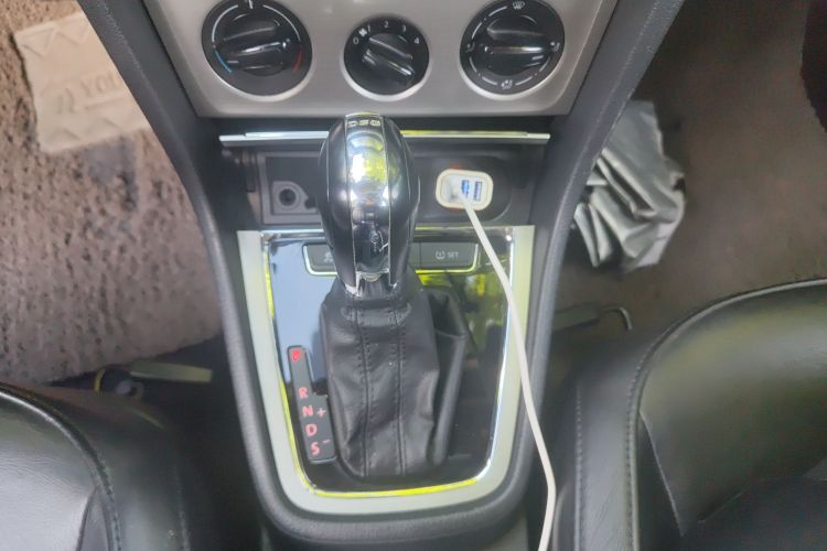 大众 朗逸 2013款 1.4TSI DSG舒适版中控内饰18