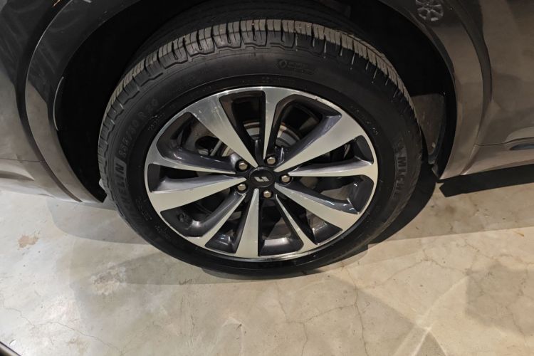 理想汽车 理想ONE 2020款 增程6座版车身外观6003