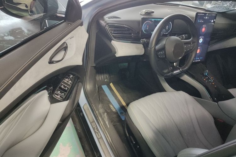 比亚迪 海豹 2022款 550km 标准续航后驱版尊贵型中控内饰20