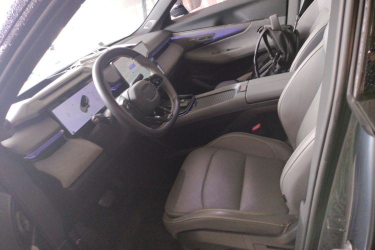 领克08 EM-P 2025款 220km 四驱性能Halo局部细节19