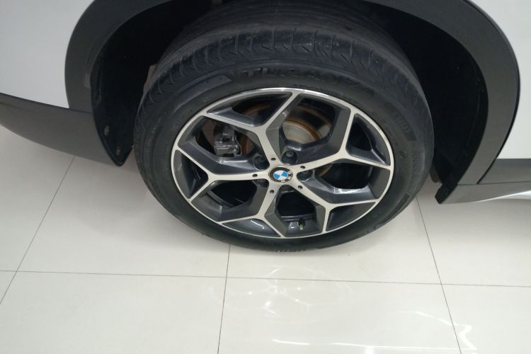 宝马X1 2018款 sDrive18Li 尊享型车身外观6003