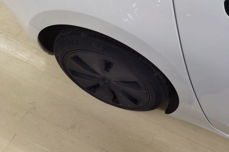 特斯拉 Model 3 2023款 后轮驱动版车身外观6003