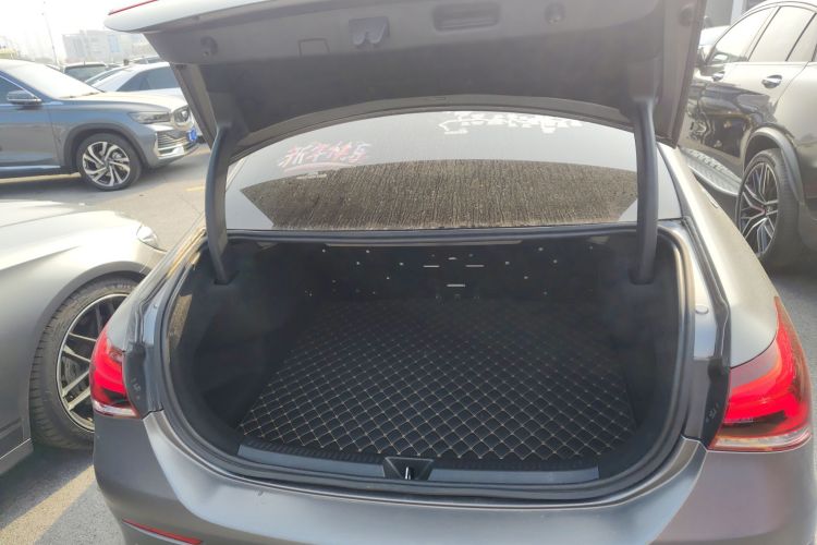 奔驰A级AMG 2021款 AMG A 35 L 4MATIC 炽夜特别版局部细节23