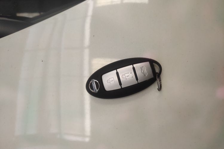 日产 天籁 2021款 2.0L XL 舒适版中控内饰7001