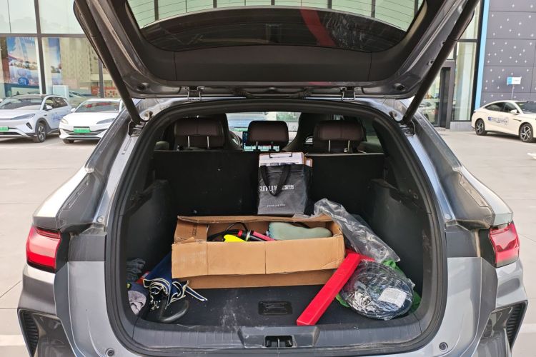 比亚迪 宋PLUS新能源 2025款 EV 智驾版 605km 旗舰型局部细节23