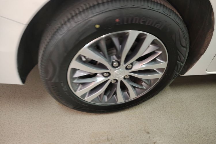 别克GL8 2022款 ES陆尊 653T 尊享型车身外观6008