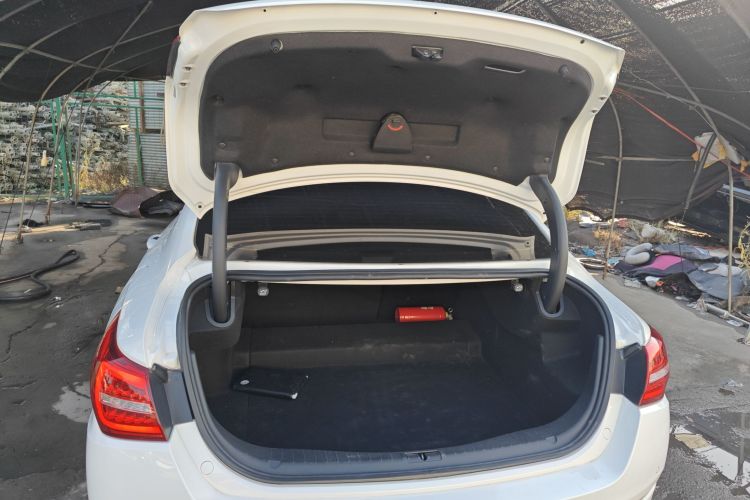 红旗H5 2020款 1.8T 自动智联旗韵版机舱底盘23