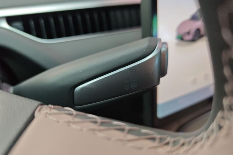 小鹏MONA M03 2025款 620 超长续航 Plus中控内饰18