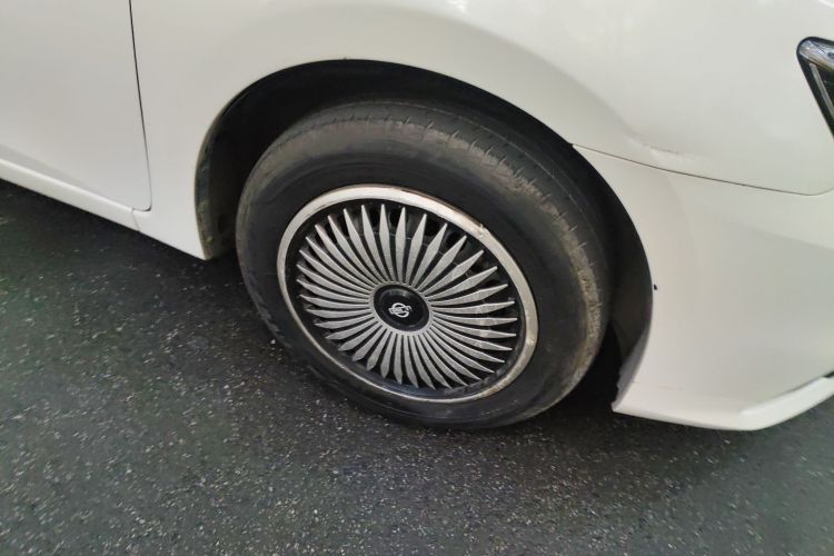 日产 轩逸 2019款 经典 1.6XE 手动舒适版车身外观10