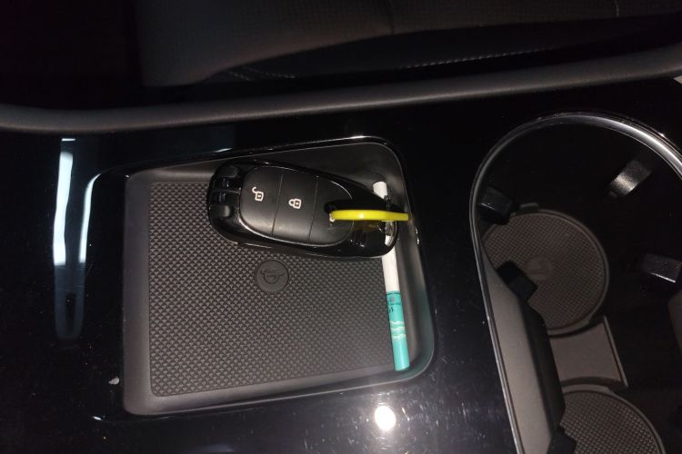 理想汽车 理想ONE 2021款 增程6座版中控内饰11