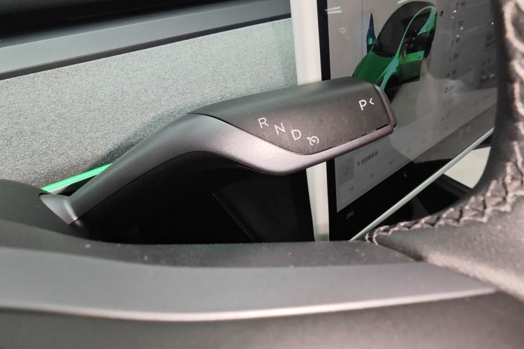 特斯拉 Model Y 2024款 后轮驱动版中控内饰18