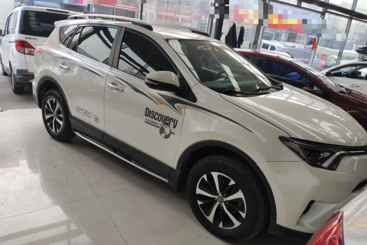 丰田 RAV4荣放 2019款 2.0L CVT两驱风尚版 国VI车身外观3