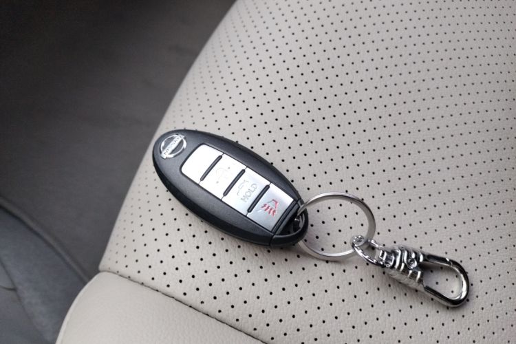 日产 轩逸 2014款 1.6XV CVT尊享版中控内饰7001