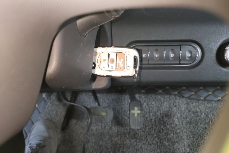 宝骏E100 2019款 250KM 智行版中控内饰7001