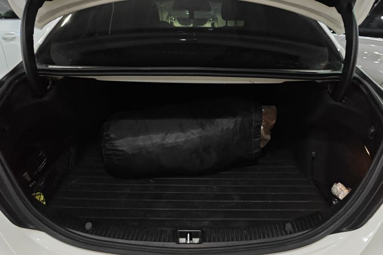 奔驰C级 2021款 C 260 星耀臻藏版机舱底盘23