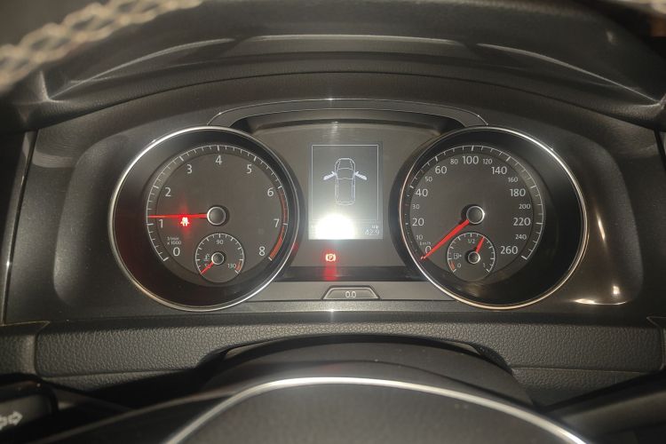 大众 高尔夫 2017款 1.6L 自动舒适百万辆纪念版中控内饰14