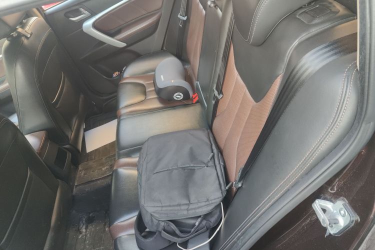 吉利汽车 帝豪 2016款 两厢RS 1.5L CVT向上版中控内饰7004