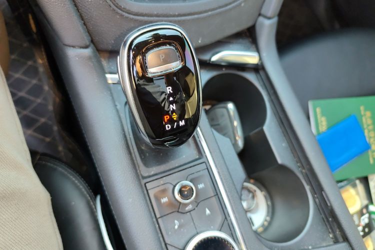 凯迪拉克XT5 2020款 28T 豪华型中控内饰18