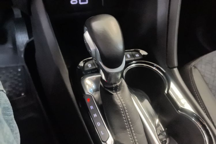 别克 昂科拉GX 2020款 20T CVT两驱豪华型中控内饰18