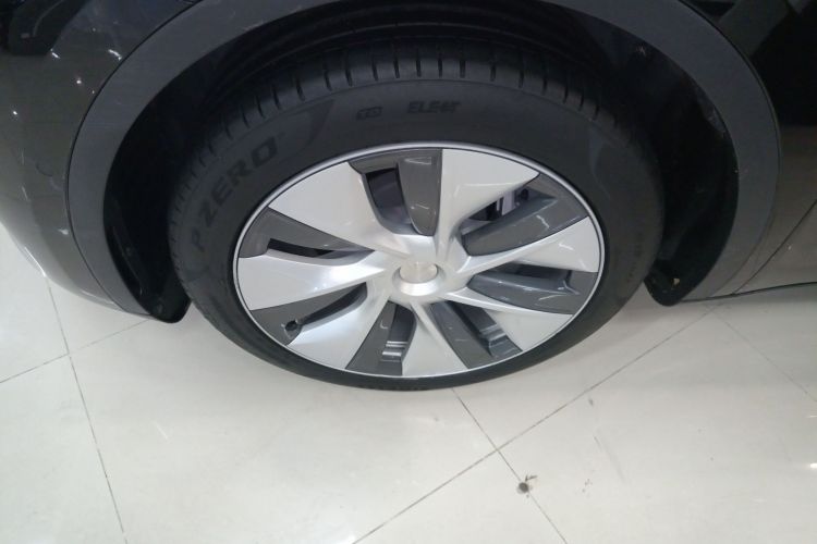 特斯拉 Model Y 2022款 改款 后轮驱动版车身外观6007