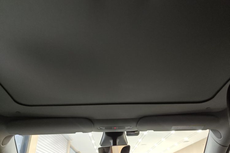 特斯拉 Model Y 2021款 标准续航后驱版中控内饰22