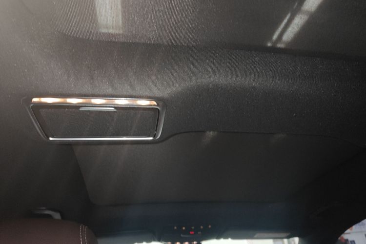 奔驰GLC 2020款 改款 GLC 260 L 4MATIC 动感型局部细节22