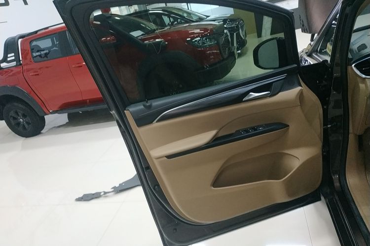 别克GL8 2021款 ES陆尊 653T 豪华型中控内饰47