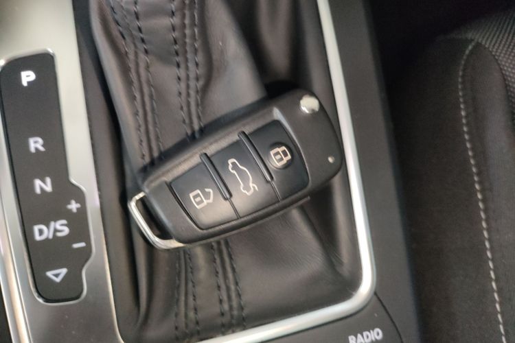 奥迪Q2L 2020款 35 TFSI 进取动感型中控内饰7001