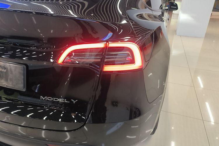 特斯拉 Model Y 2021款 标准续航后驱版车身外观6006