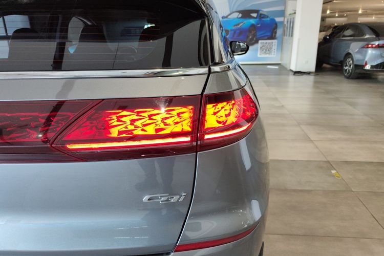 小鹏G3 2021款 G3i 520N车身外观9