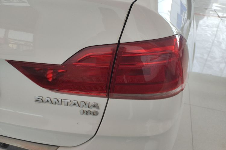 大众 桑塔纳 2016款 1.6L 手动舒适版车身外观9