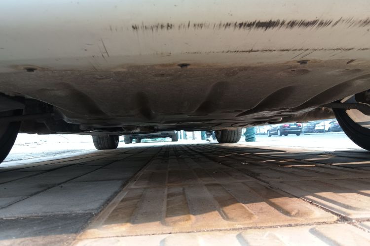 宝马3系 2019款 320i M运动曜夜版局部细节9008